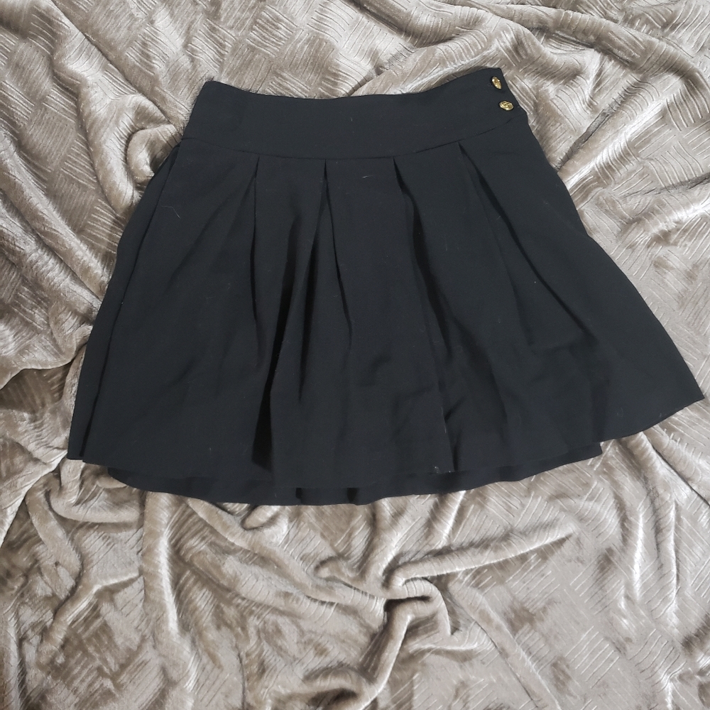 High waisted pleated skirt